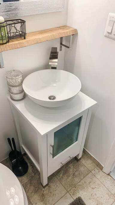 Cozy Modern Apt In The Heart Of Fells Point! Baltimore Eksteriør billede