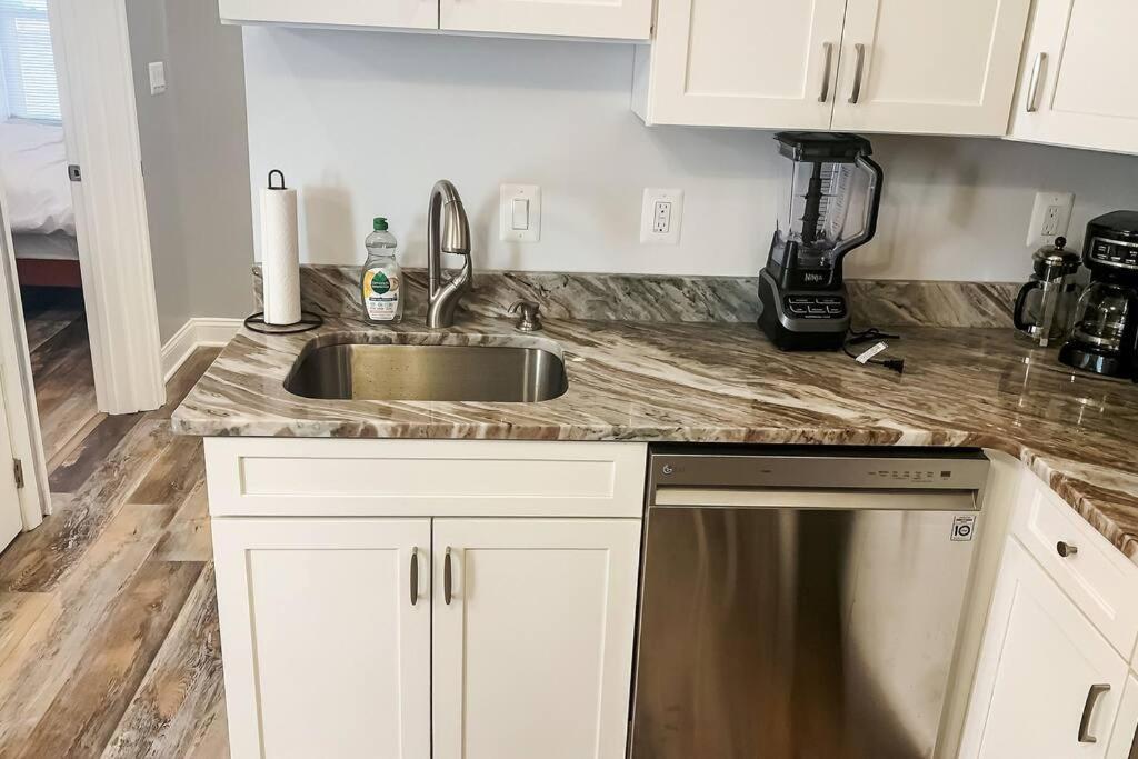 Cozy Modern Apt In The Heart Of Fells Point! Baltimore Eksteriør billede